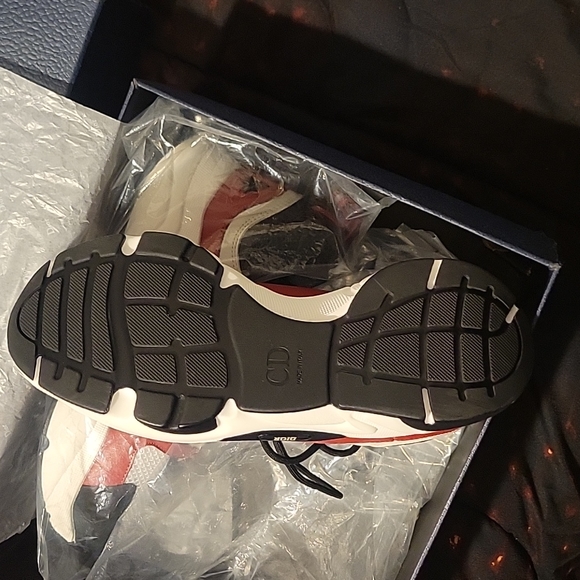 DIOR B22 RED BLACK AND WHITE SNEAKERS - Picture 5 of 9